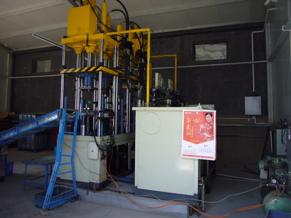 汽車(chē)濾清器專(zhuān)用殼體自動(dòng)拉伸機(jī)